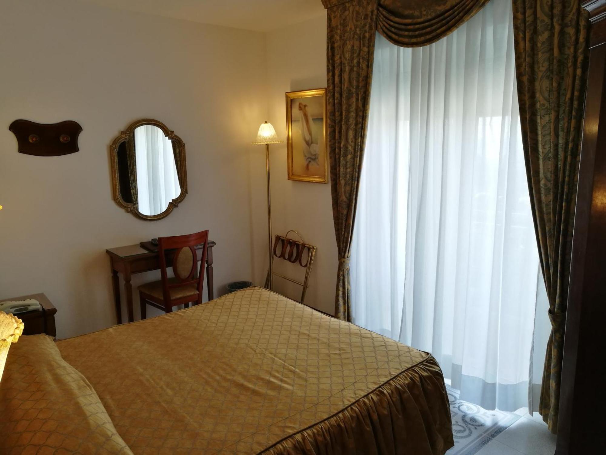 Hotel Miramare Λινιάνο Σαμπιαντόρο Εξωτερικό φωτογραφία