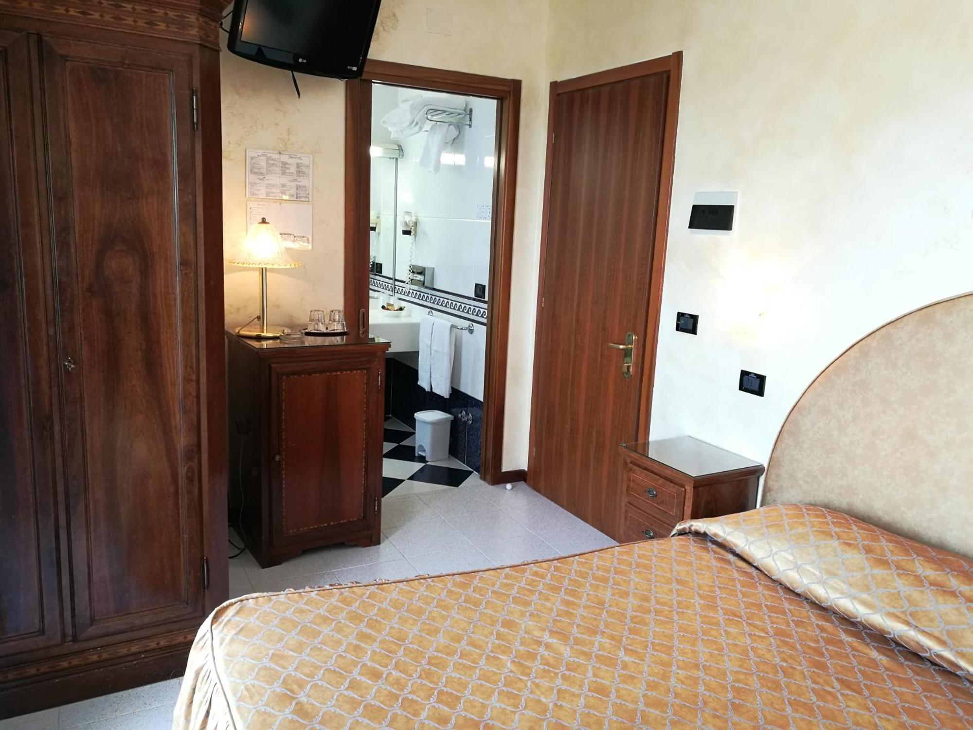 Hotel Miramare Λινιάνο Σαμπιαντόρο Εξωτερικό φωτογραφία