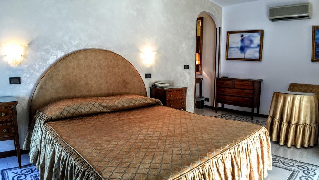 Hotel Miramare Λινιάνο Σαμπιαντόρο Εξωτερικό φωτογραφία
