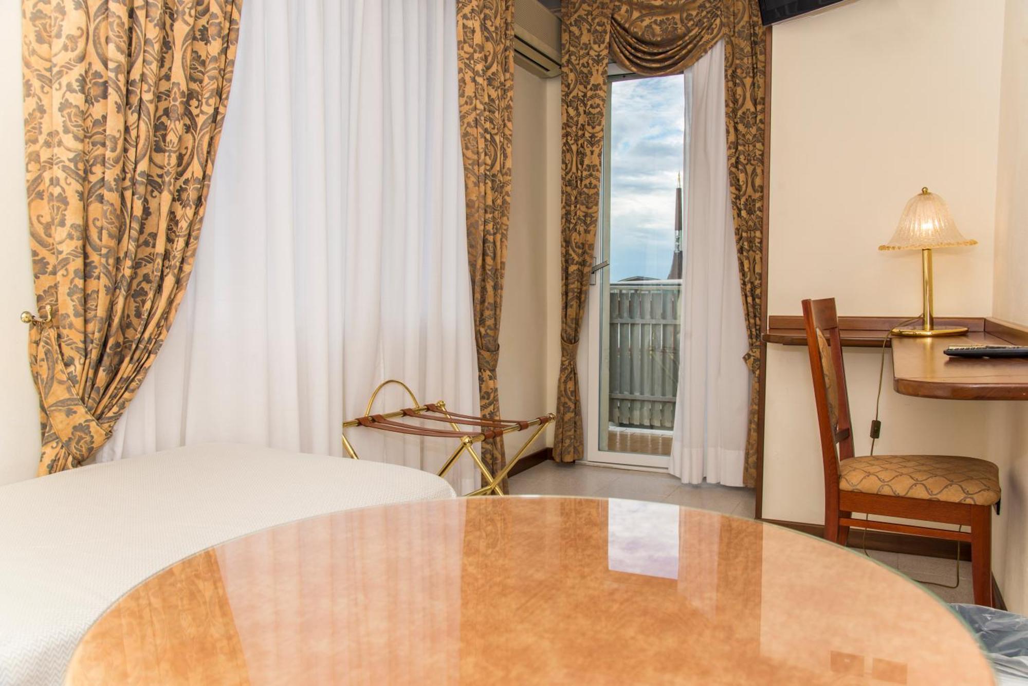 Hotel Miramare Λινιάνο Σαμπιαντόρο Εξωτερικό φωτογραφία
