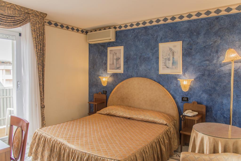 Hotel Miramare Λινιάνο Σαμπιαντόρο Εξωτερικό φωτογραφία