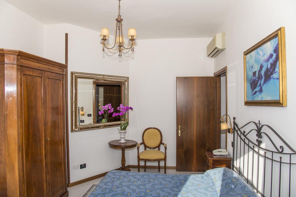 Hotel Miramare Λινιάνο Σαμπιαντόρο Εξωτερικό φωτογραφία