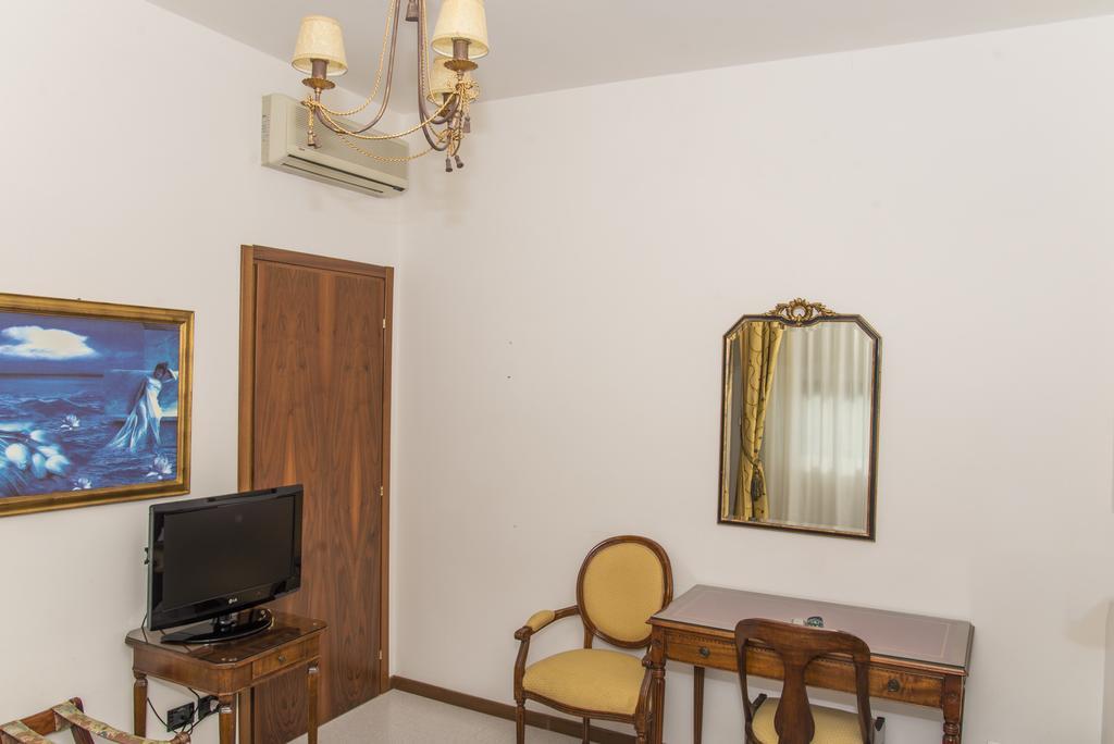 Hotel Miramare Λινιάνο Σαμπιαντόρο Εξωτερικό φωτογραφία
