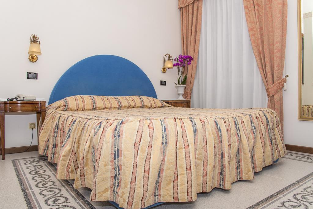 Hotel Miramare Λινιάνο Σαμπιαντόρο Εξωτερικό φωτογραφία