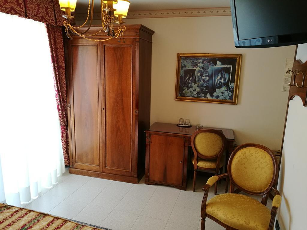 Hotel Miramare Λινιάνο Σαμπιαντόρο Εξωτερικό φωτογραφία