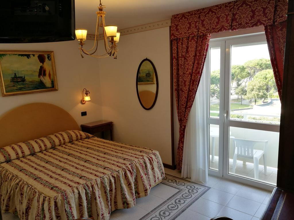 Hotel Miramare Λινιάνο Σαμπιαντόρο Εξωτερικό φωτογραφία